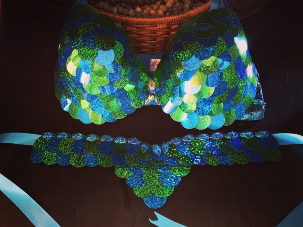 MERMAID BRAS - CUSTOM MADE Hand made KELLY GREEN/TURQUOISE Mermaid Bra & Necklace Set