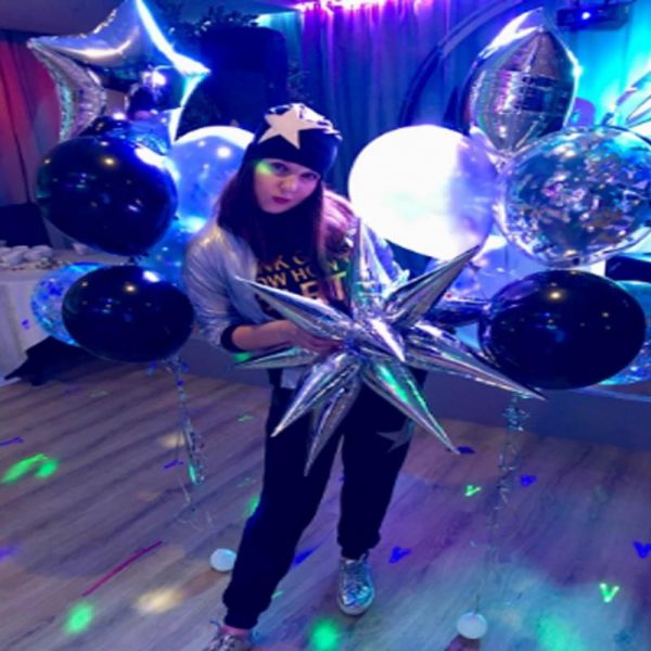 BALLOONS - Helium Balloons - Exploding Star Balloon 22" - SILVER - Image 2