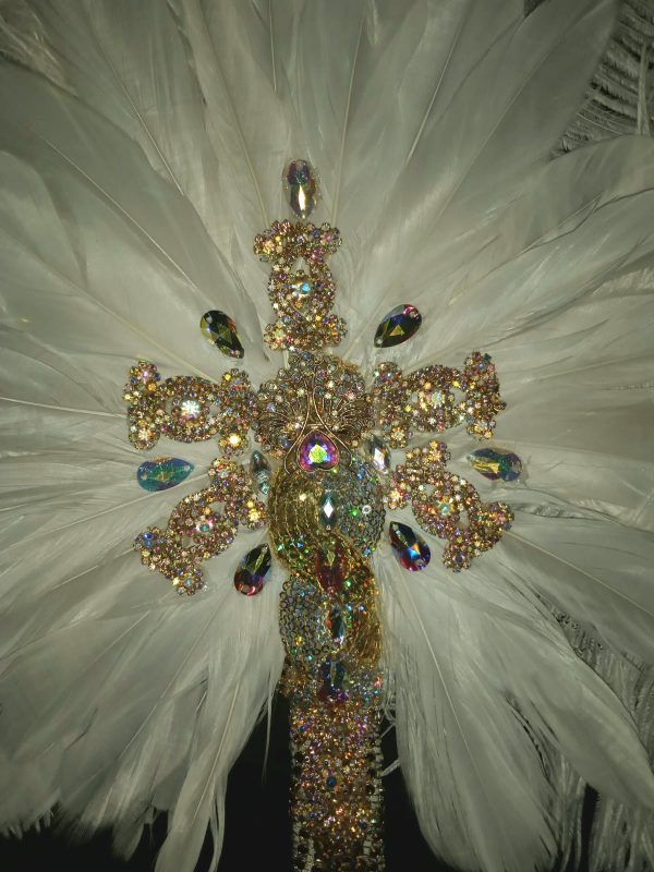 White/Gold Vintage Feather-Rhinestone Fan - Image 2