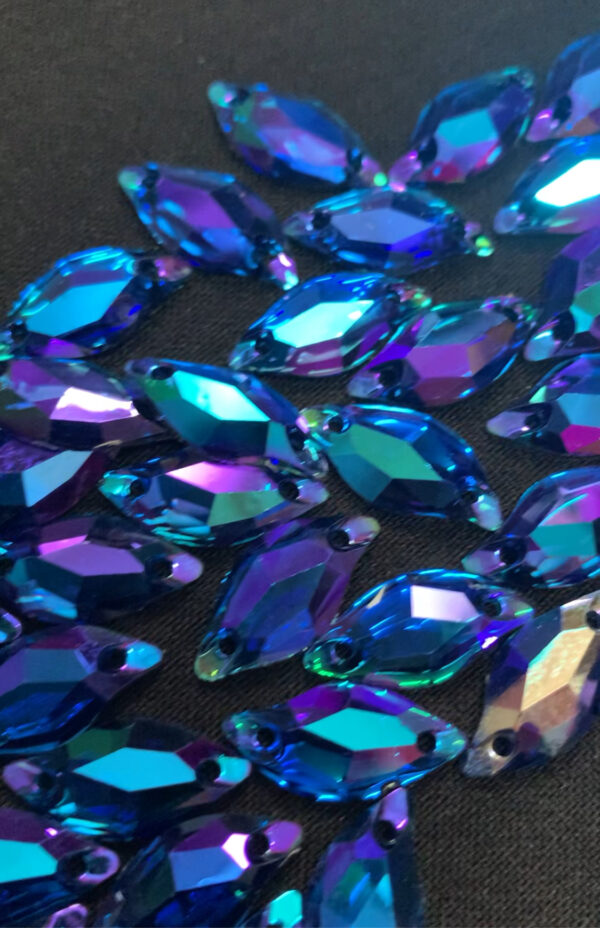 New Leaf Shape Sew On Acrylic Rhinestone - 9x20mm - 20pcs - SAPPHIRE AB - Image 2
