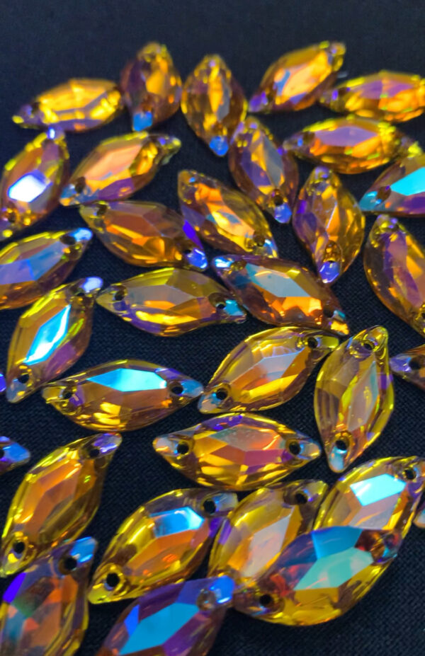 New Leaf Shape Sew On Acrylic Rhinestone - 9x20mm - 20pcs - TOPAZ AB - Image 2