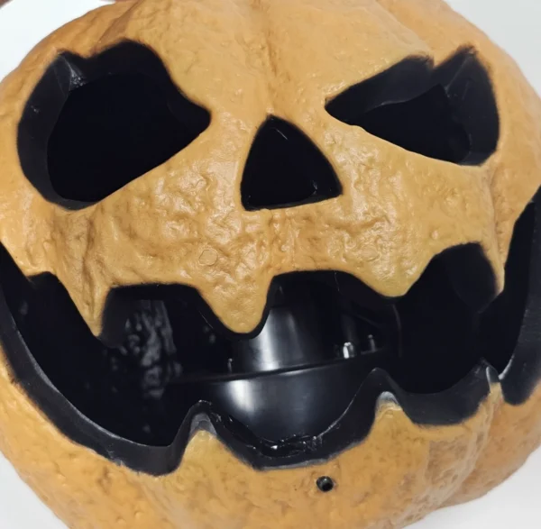 HALLOWEEN DECORATION - Light-Up Misting Jack-o'-Lantern Plastic Decoration, 8.75in x 9in - Image 4