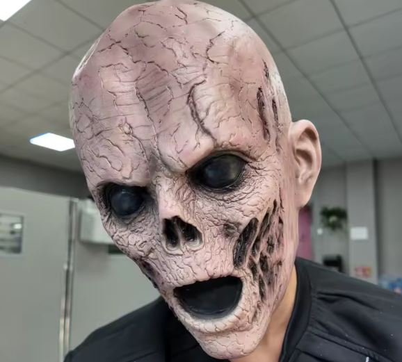 HALLOWEEN MASK - Silent Howl Mask